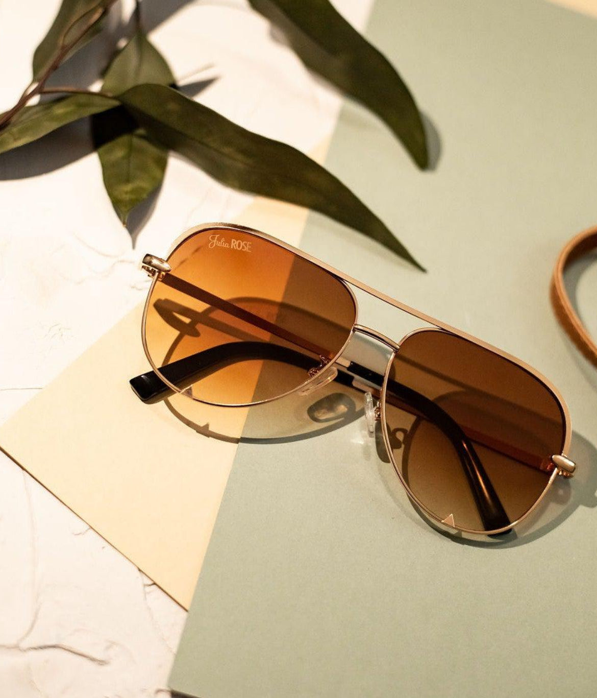 The Alex Unisex Aviator Sunglasses in Gold/Caramel Tea